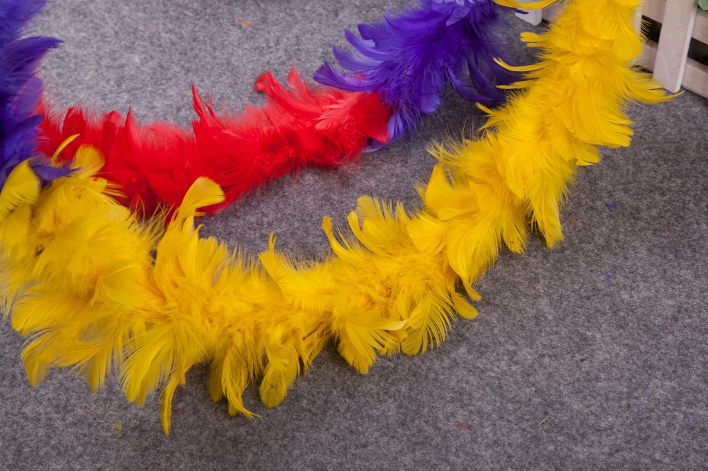 Wedding Celebration Decoration Colorful Feather Garland Home Decorative Feather Crafts Stage Performance Props Factory Direct Sales