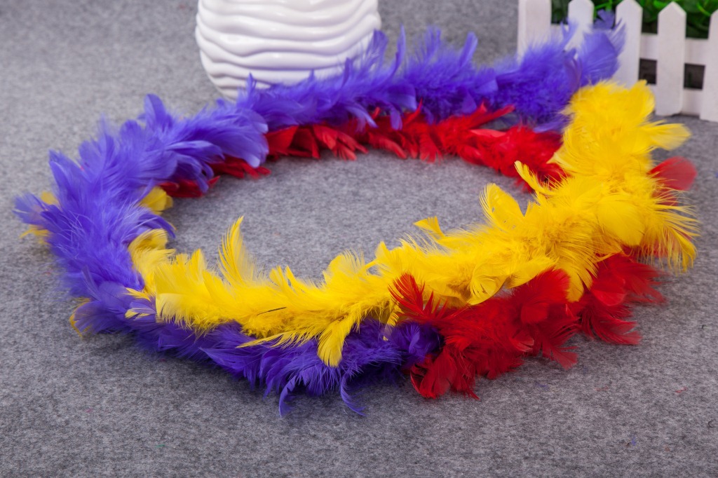 Wedding Celebration Decoration Colorful Feather Garland Home Decorative Feather Crafts Stage Performance Props Factory Direct Sales Wedding Celebration Decoration Colorful Feather Garland Home Decorative Feather Crafts Stage Performance Props Factory Direct Sales