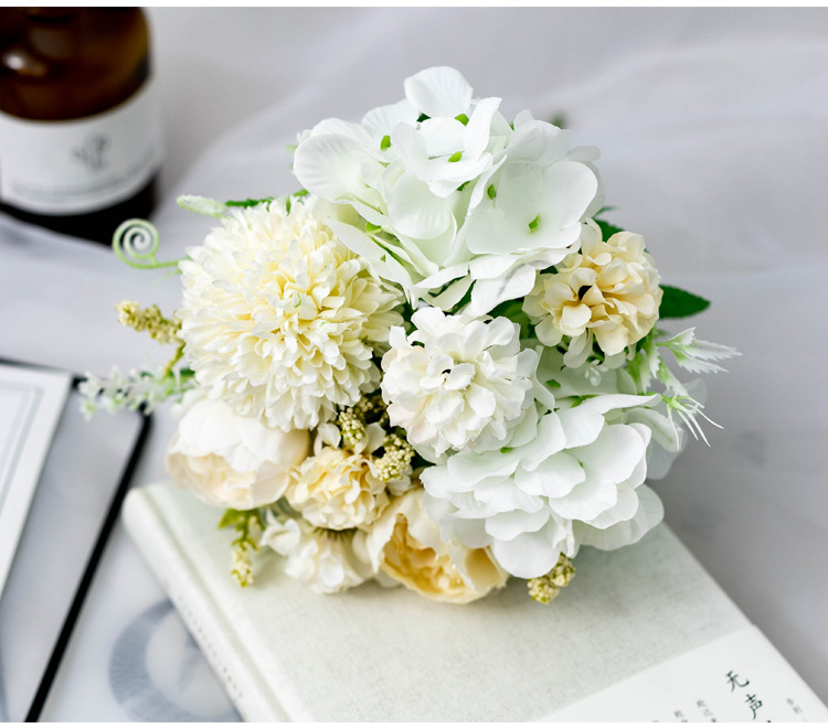 Nordic Ins Artificial Rose Wedding Bouquet Bunches Wedding Shooting Props Floral Wedding ornaments