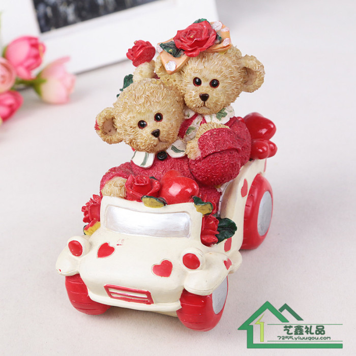 Resin small ornaments wedding gifts Crafts Ornament car lovers bear