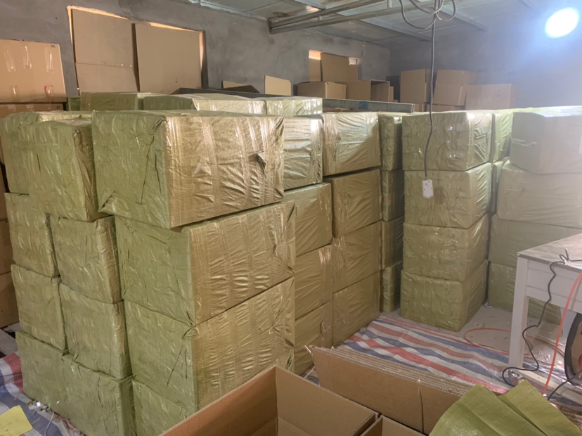 Factory Direct Sales Matte Rain Wire Door Curtain Rain Wire Color Stripes La Flower
Various Christmas Wedding Supplies