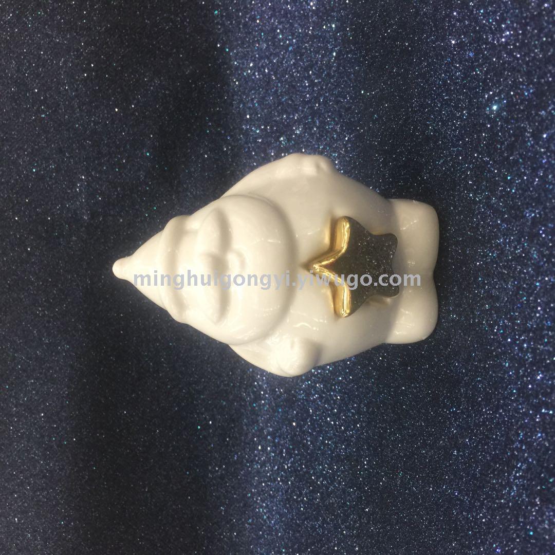 We supply many kinds of Christmas decorations with white porcelain Santa Claus toy car