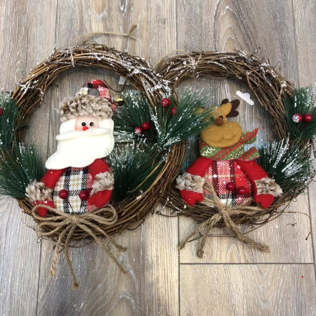 Christmas wreath cloth art pendant Christmas articles Santa Claus wreath decoration Christmas wreath cloth art pendant Christmas articles Santa Claus wreath decoration