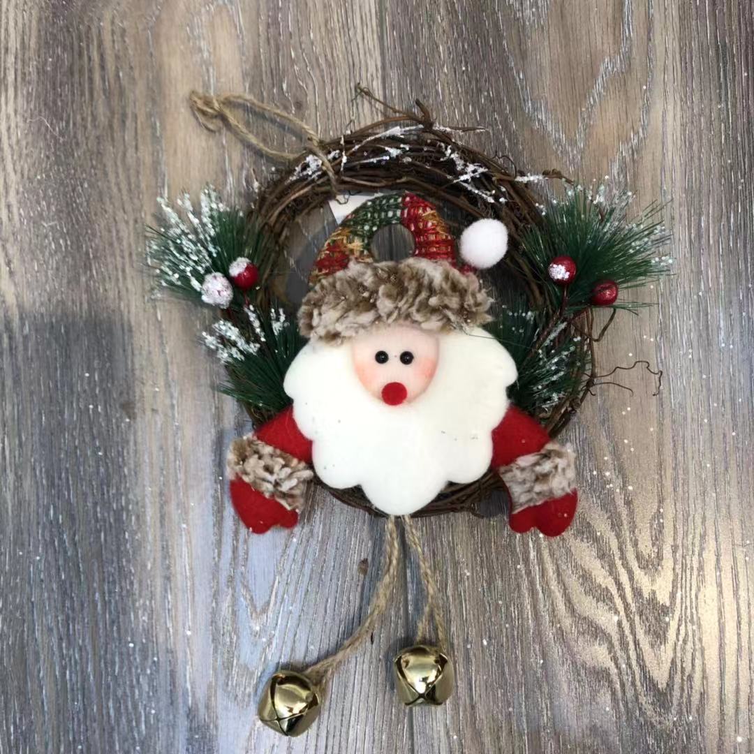 Christmas wreath cloth art pendant Christmas articles Santa Claus wreath decoration Christmas wreath cloth art pendant Christmas articles Santa Claus wreath decoration