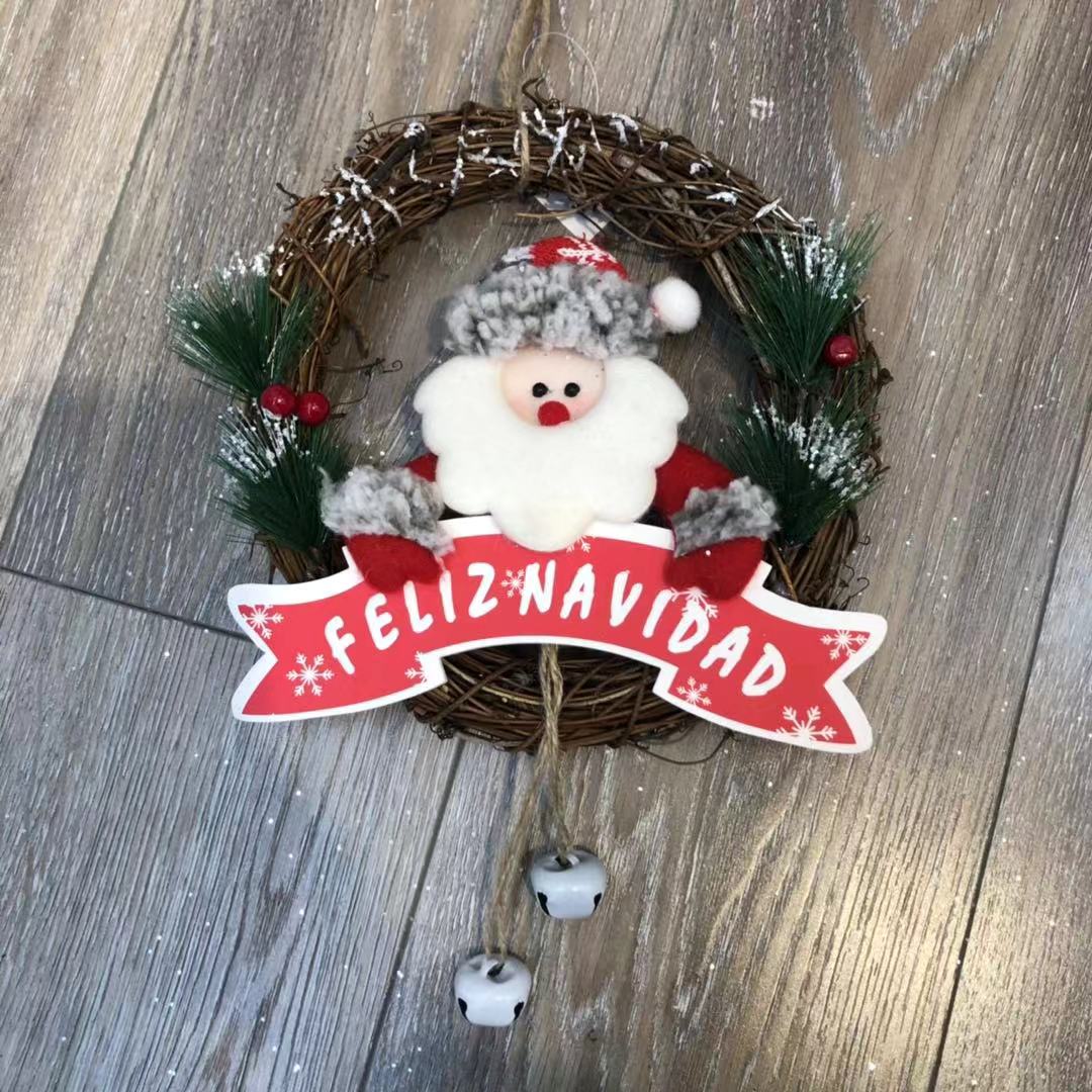 Christmas wreath cloth art pendant Christmas articles Santa Claus wreath decoration Christmas wreath cloth art pendant Christmas articles Santa Claus wreath decoration
