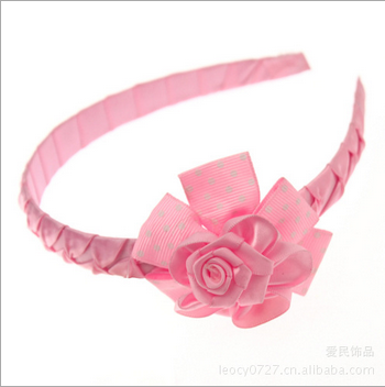 Carnival of Halloween supplies manufacturers selling cute little Princess head
