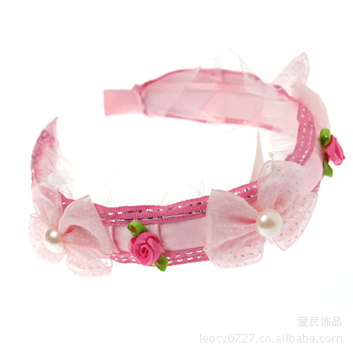 Carnival of Halloween supplies manufacturers selling cute little Princess head