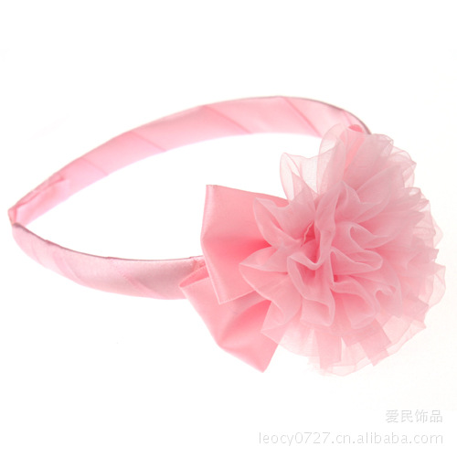 Carnival of Halloween supplies manufacturers selling cute little Princess head