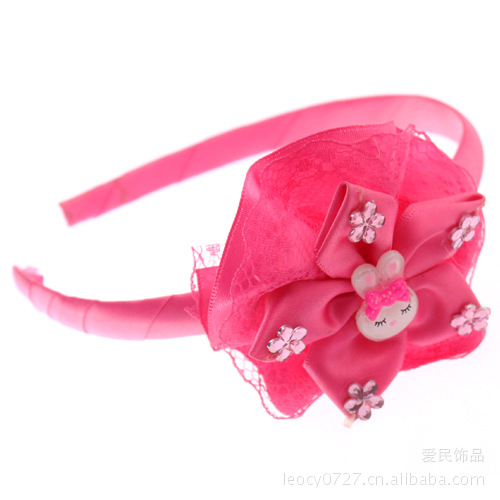 Carnival of Halloween supplies manufacturers selling cute little Princess head