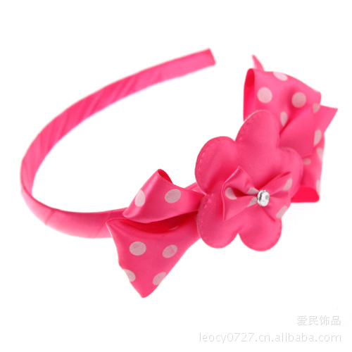 Carnival of Halloween supplies manufacturers selling cute little Princess head