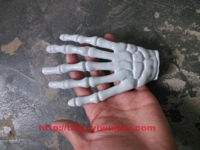 The human skeleton hand Halloween supplies film and television stage performances Party props The human skeleton hand Halloween supplies film and television stage performances Party props
