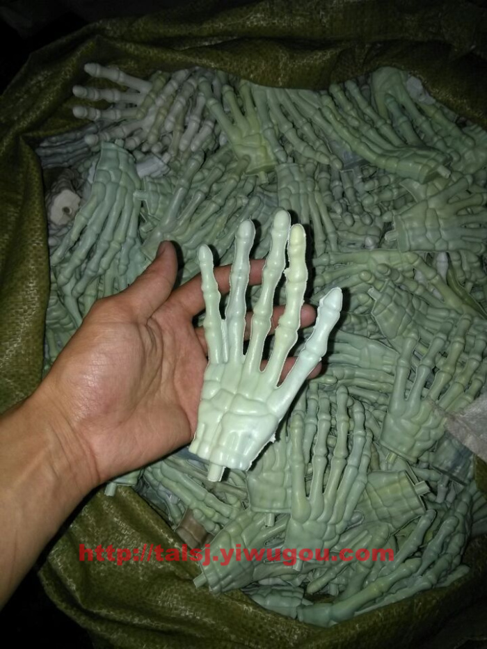 The human skeleton hand Halloween supplies film and television stage performances Party props The human skeleton hand Halloween supplies film and television stage performances Party props