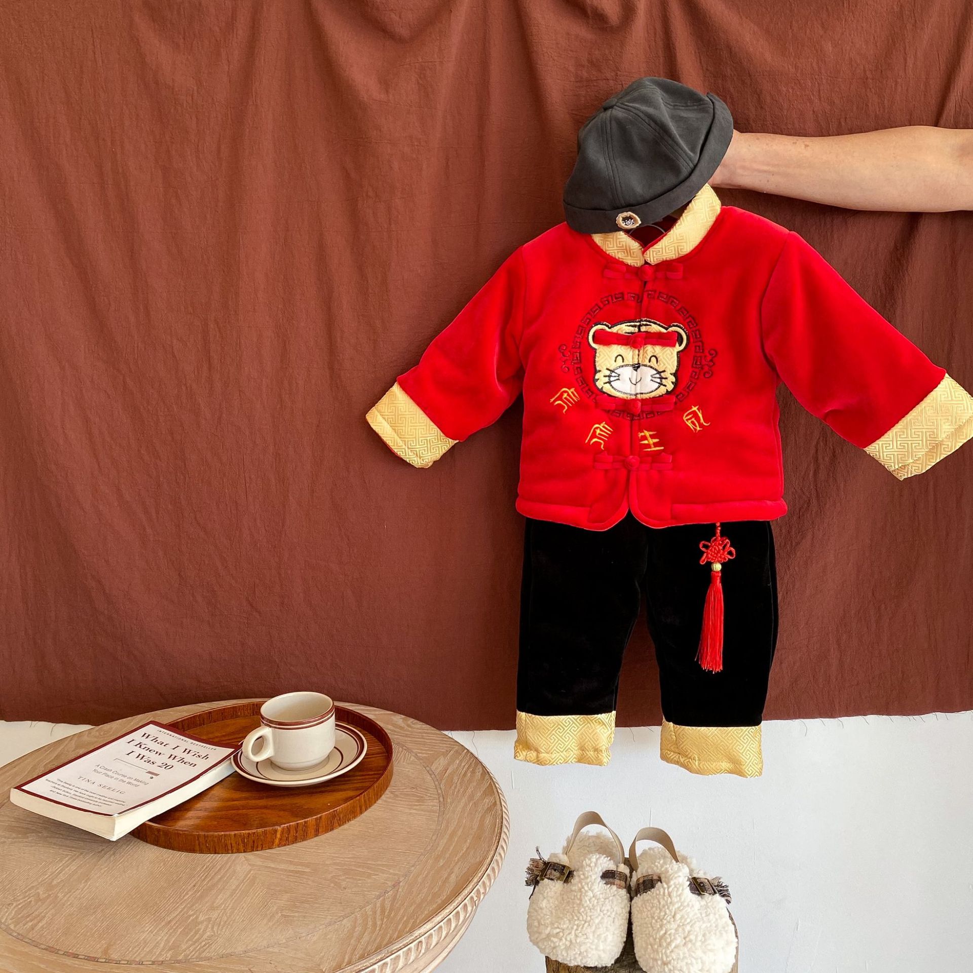 Children's New Spring Festival Men's and Women's Baby plus Velvet Thickened Two-Piece Suit Elegant Chinese Style Satin Embroidery New Year New Year Clothes Children's New Spring Festival Men's and Women's Baby plus Velvet Thickened Two-Piece Suit Elegant Chinese Style Satin Embroidery New Year New Year Clothes