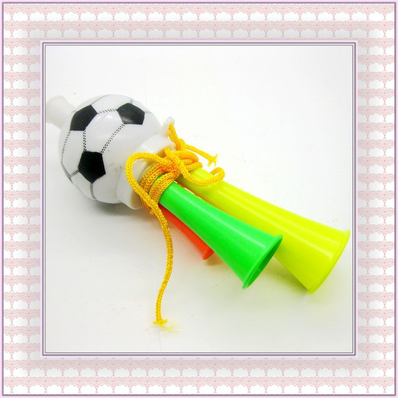 Three-tone horn toy horn plastic trumpet one yuan two yuan wholesale. Three-tone horn toy horn plastic trumpet one yuan two yuan wholesale.