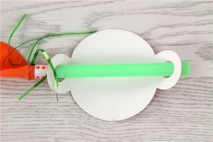 Whistle balloon children's birthday gift toy balloon gold wire whistle wedding trumpet balloon. Whistle balloon children's birthday gift toy balloon gold wire whistle wedding trumpet balloon.