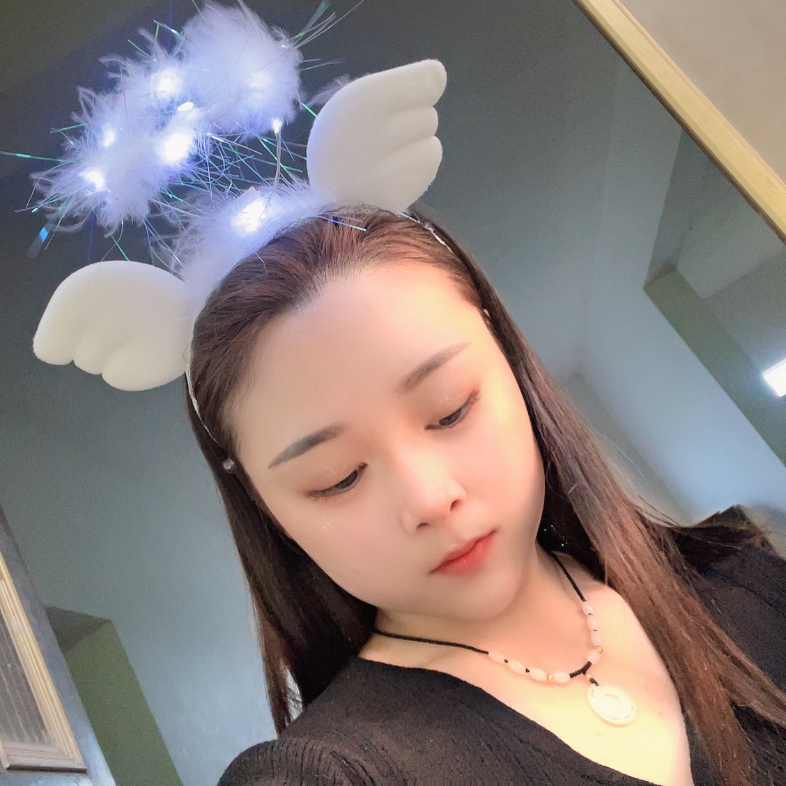 New Luminous Feather Antlers Headdress Christmas Toys Stall Supply Square Night Market Travel Hot Sale at Scenic Spot Toys New Luminous Feather Antlers Headdress Christmas Toys Stall Supply Square Night Market Travel Hot Sale at Scenic Spot Toys