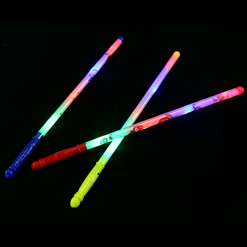 2018 New Fashion Concert Small Glow Stick party ball plastic small Stick toy manufacturers wholesale