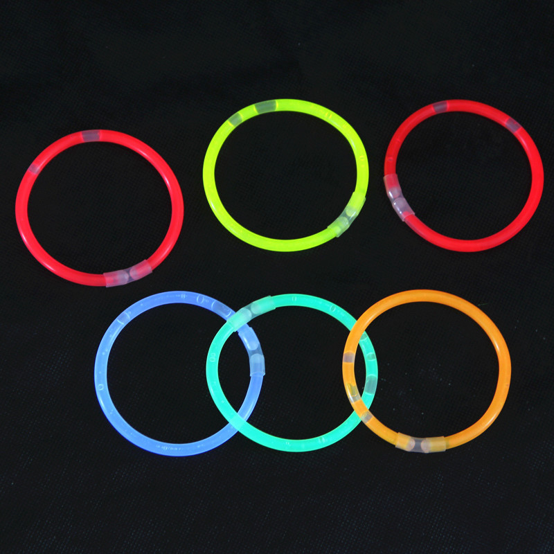Night market stall 15 sticks of domestic children's toys set liquid light sticks glow stick