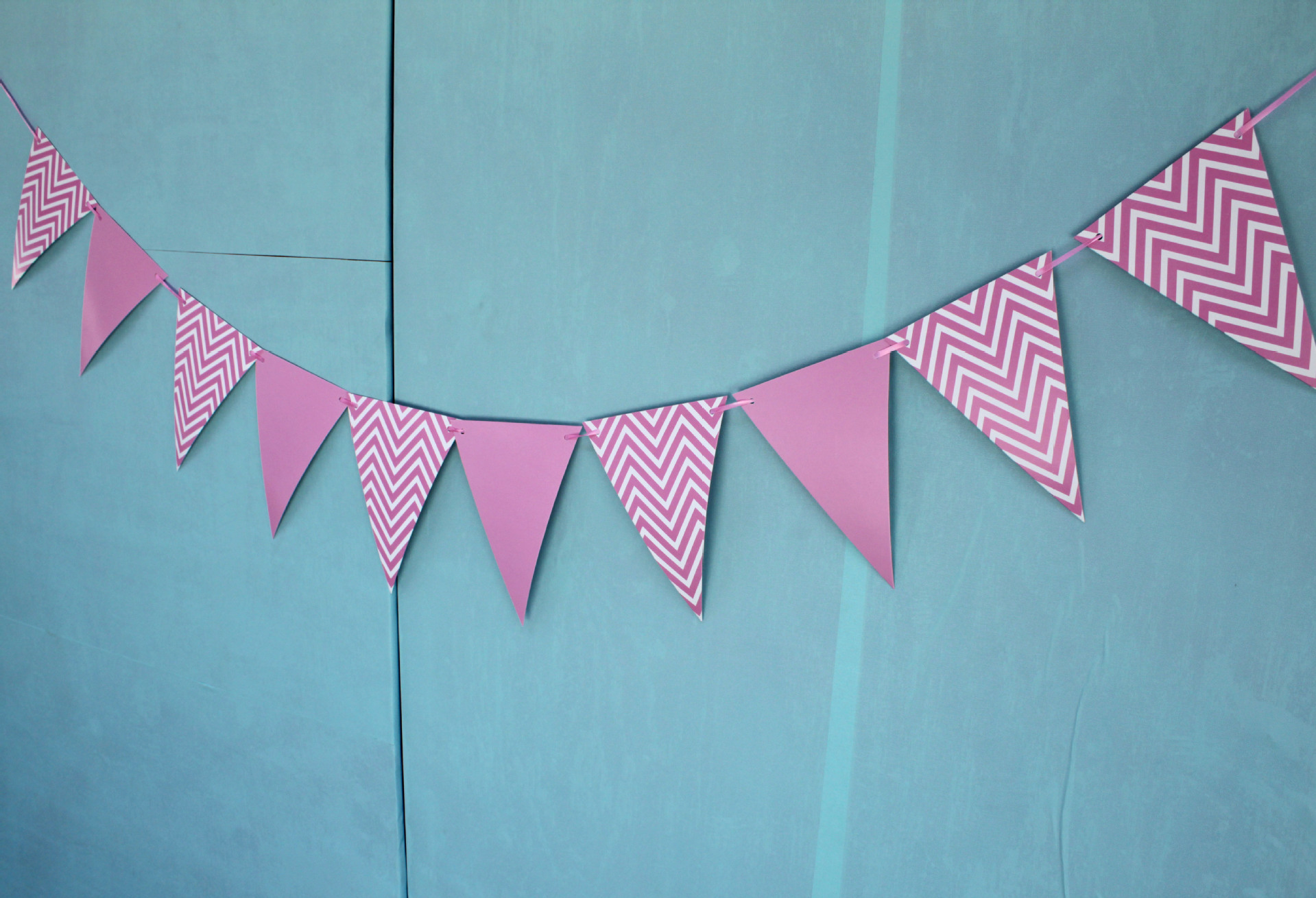 Gilding Wave Triangle Bunting Hanging Flags Hanging Flag Latte Art Party Atmosphere Layout Atmosphere Background Props Factory Direct Sales Gilding Wave Triangle Bunting Hanging Flags Hanging Flag Latte Art Party Atmosphere Layout Atmosphere Background Props Factory Direct Sales