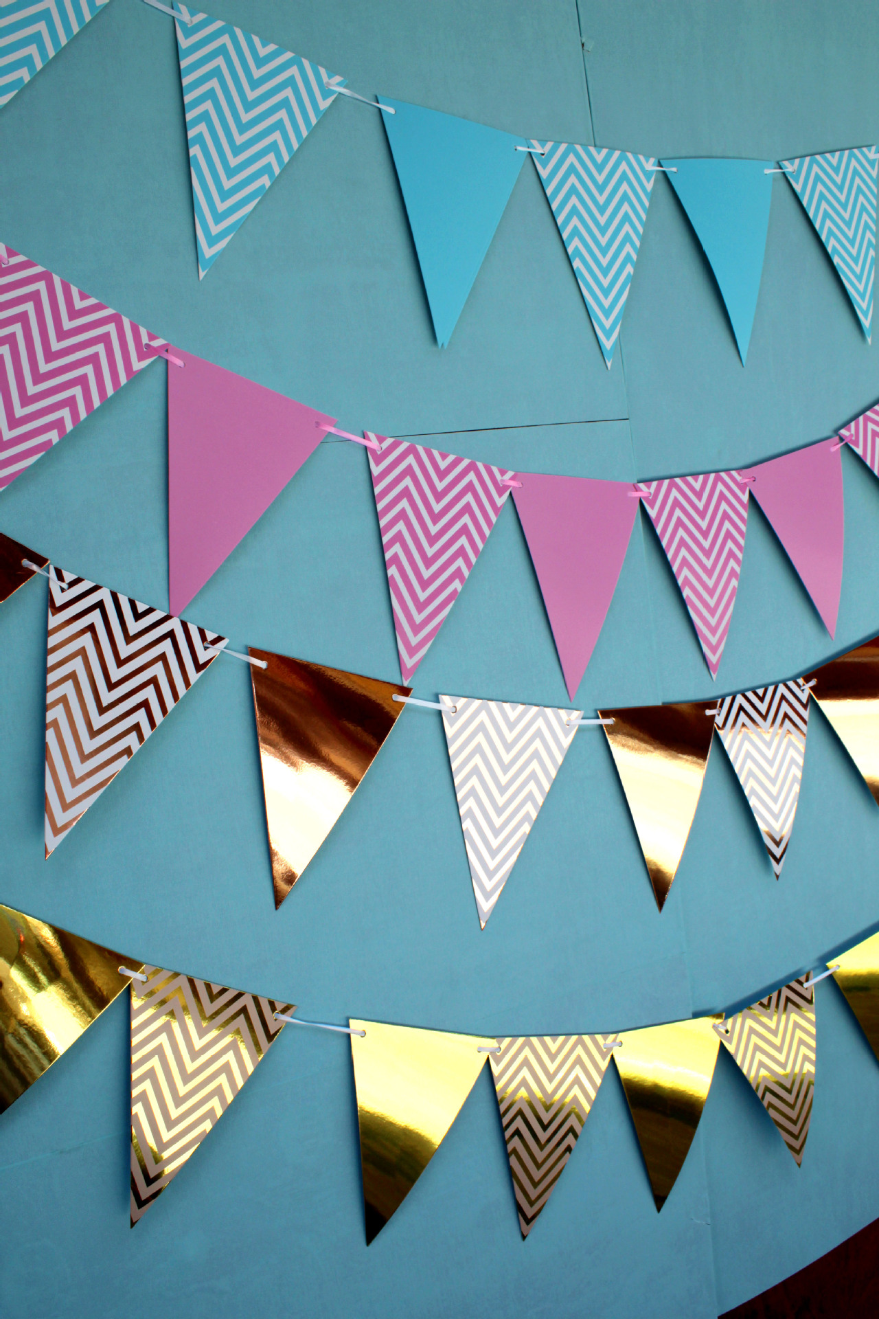 Gilding Wave Triangle Bunting Hanging Flags Hanging Flag Latte Art Party Atmosphere Layout Atmosphere Background Props Factory Direct Sales Gilding Wave Triangle Bunting Hanging Flags Hanging Flag Latte Art Party Atmosphere Layout Atmosphere Background Props Factory Direct Sales