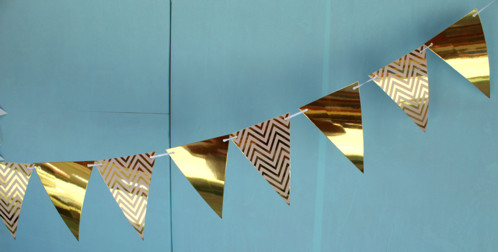 Gilding Wave Triangle Bunting Hanging Flags Hanging Flag Latte Art Party Atmosphere Layout Atmosphere Background Props Factory Direct Sales Gilding Wave Triangle Bunting Hanging Flags Hanging Flag Latte Art Party Atmosphere Layout Atmosphere Background Props Factory Direct Sales