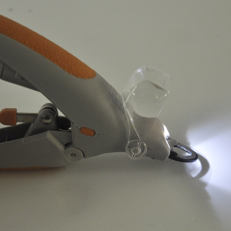 New Pet Nail Clipper Cat and Dog Nail Clippers with Light Large, Medium and Small Pet Nail Beauty Product for Pet