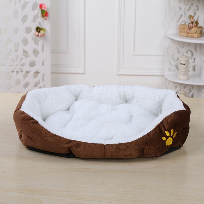 Hot style embroidered lamb nap pet pad dog paw print seat pad samoye husky kennel pad manufacturer direct