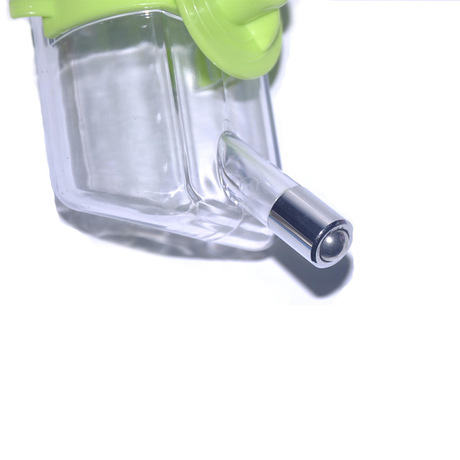 High quality stainless steel, beaded drinking fountain water bottle for a pet dog can be hung on the wall of the cage drinking bottle