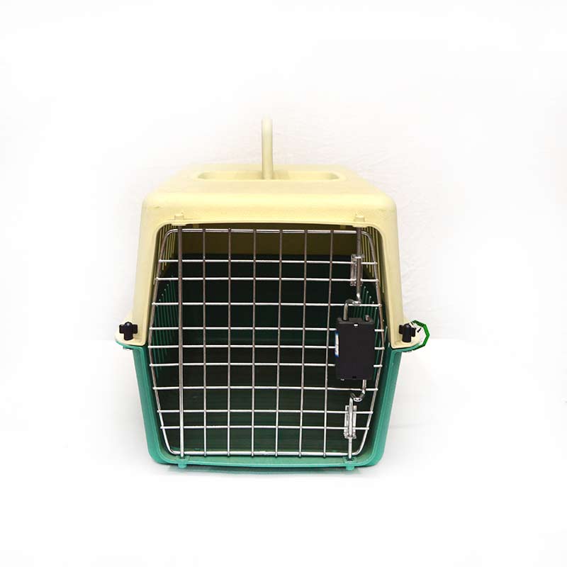 The pet air box is carried out.