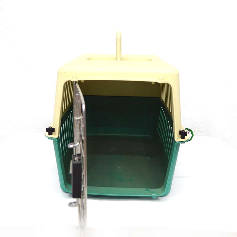 The pet air box is carried out.