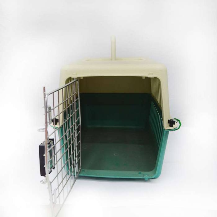 The pet air box is carried out.