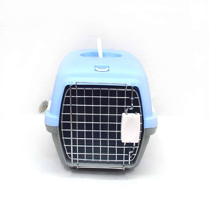 The pet goes out to carry the air box with the grid door.