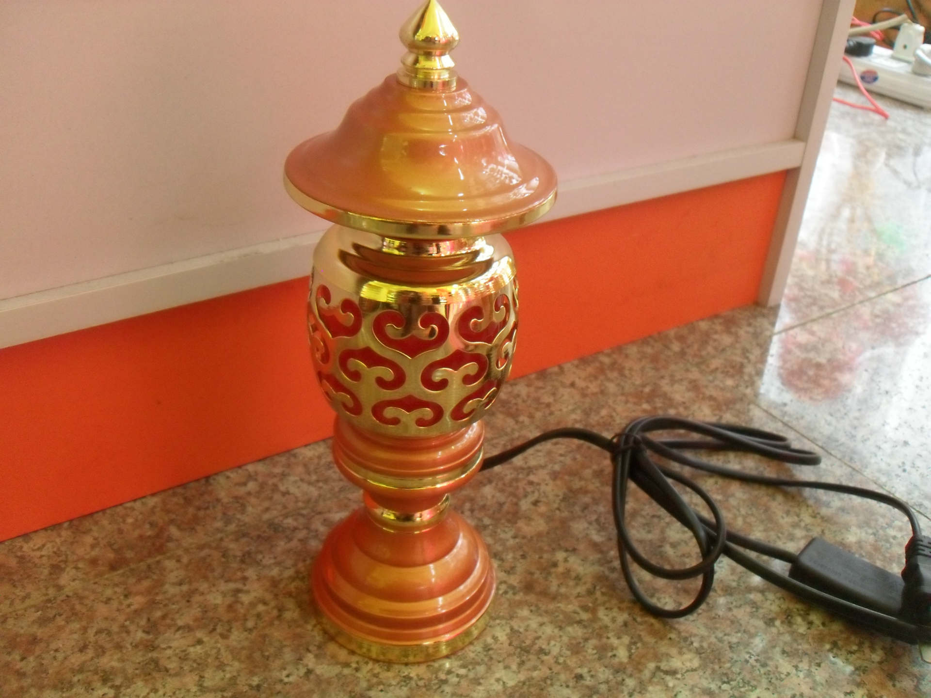 Yiwu Factory Direct Sales Buddhist Supplies Buddha Front Lantern Black Red Lotus Lantern