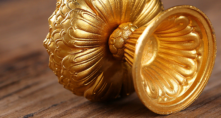 Pure Copper Buddha Front Lantern Lotus Butter Lamp Holder Worship Buddhist Home Indoor Insulation Candle Holder High Feet Pure Copper Buddha Front Lantern Lotus Butter Lamp Holder Worship Buddhist Home Indoor Insulation Candle Holder High Feet