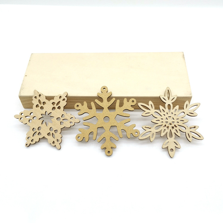 Snowflake Brick Laser Hollow Carved Wooden Snowflake Dongguan Factory Shipment Laser Cutting Wooden Christmas Pendant