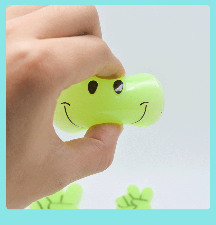 Amazon Hot Sale Spoof Trick Scare Cigarette Boxes Whole Person Prank Smiley Necklace Luminous Sticker Toy