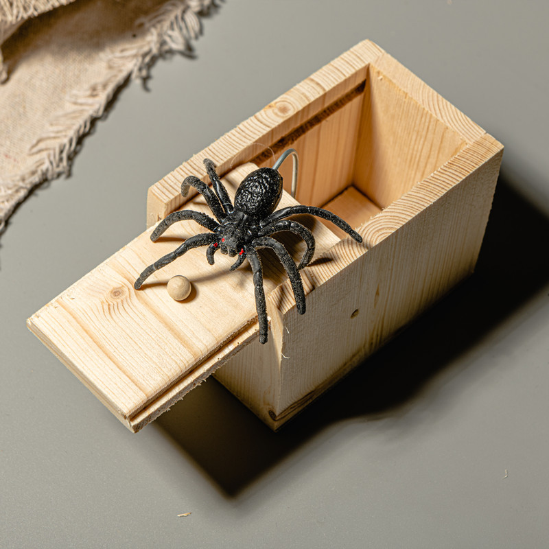 Cross-Border Spoof Toy Small Wooden Box Halloween Prank Bug Box Horror Scary Toy Spider Box