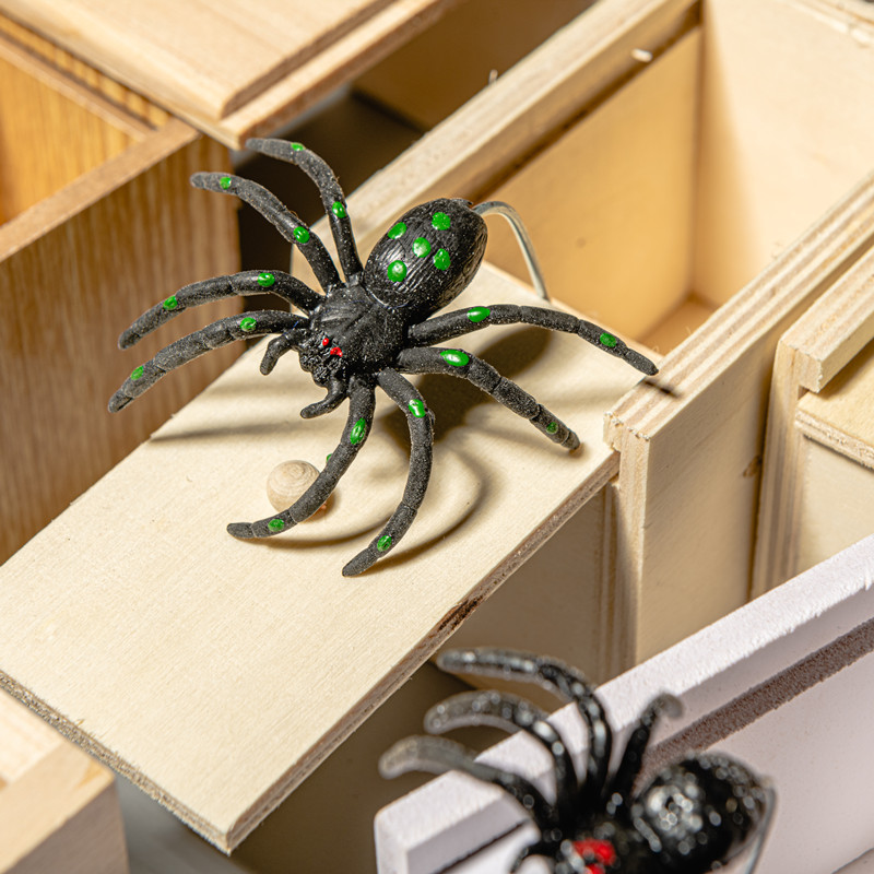 Cross-Border Spoof Toy Small Wooden Box Halloween Prank Bug Box Horror Scary Toy Spider Box