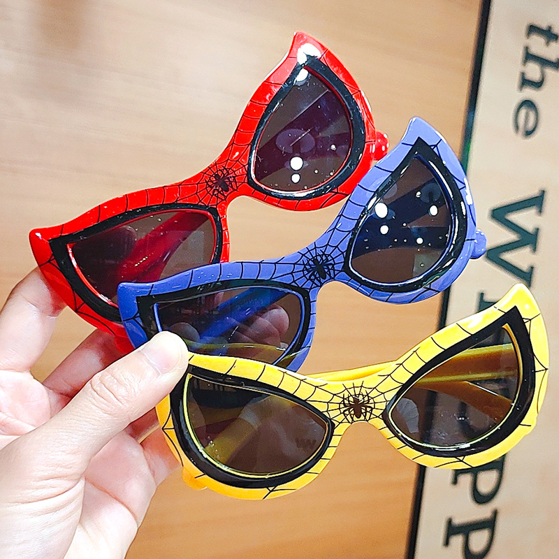 Kid's Eyewear UV-Proof Sunglasses Spider-Man Sunscreen for Boys Sunglasses Toy Glasses Kid's Eyewear UV-Proof Sunglasses Spider-Man Sunscreen for Boys Sunglasses Toy Glasses