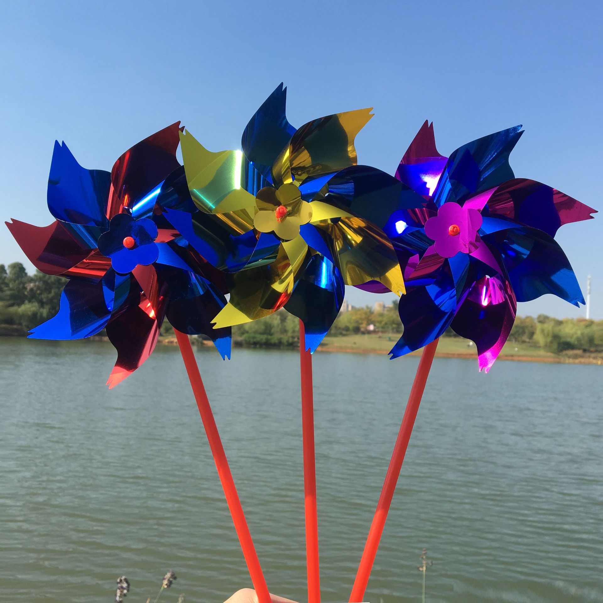 Manufacturer supplies plastic sheet small windmill seven color sequins diy toy windmill ground push sweep gifts