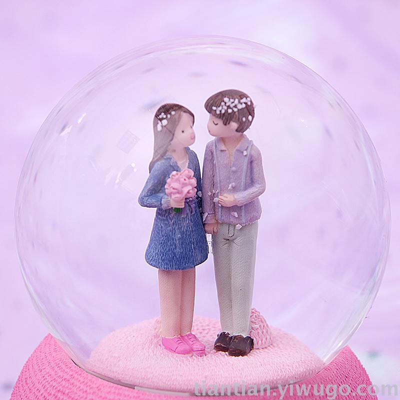 Resin Craft Presents a Stylish men&#039;s and women&#039;s Crystal Ball Box dream luminous snowflakes Music Box