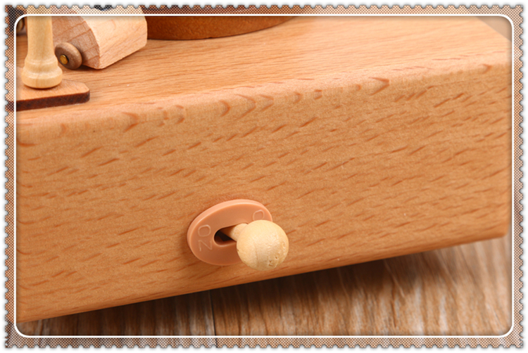 New product wedding birthday gift girl solid wood material octave music box
