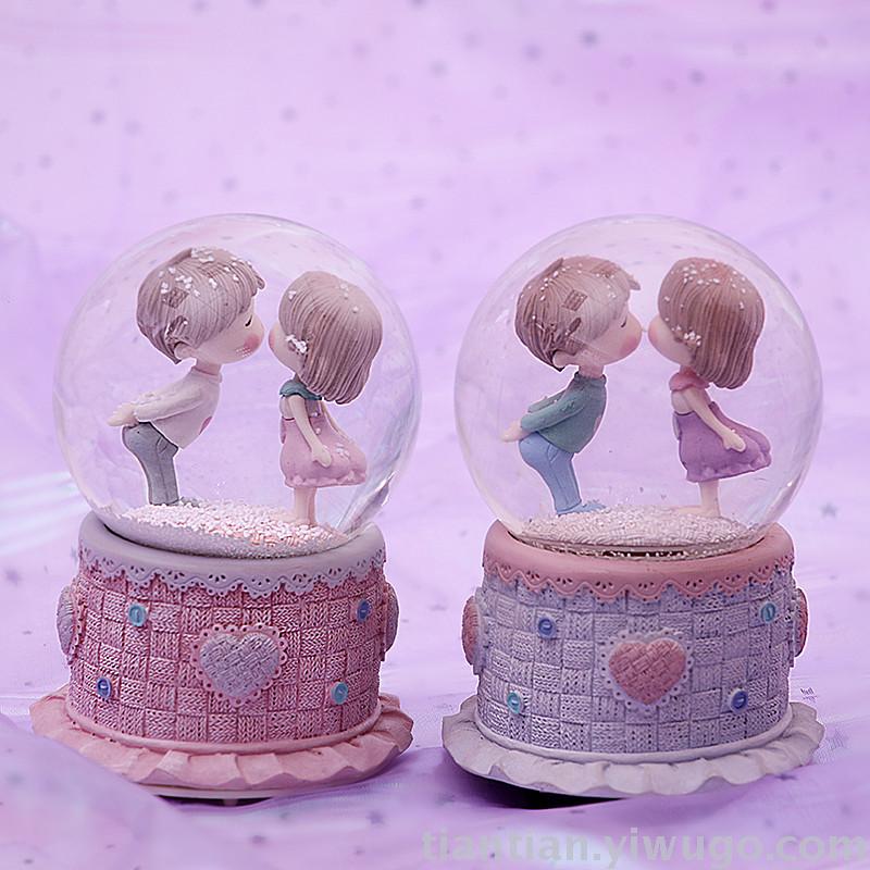 Resin craft Presents a couple's Crystal Ball music box Dreamy Glow Snowflake music Box Birthday Present Resin craft Presents a couple's Crystal Ball music box Dreamy Glow Snowflake music Box Birthday Present