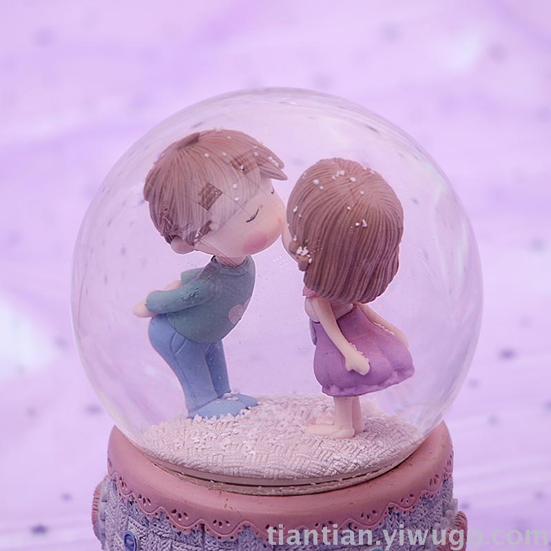 Resin craft Presents a couple's Crystal Ball music box Dreamy Glow Snowflake music Box Birthday Present Resin craft Presents a couple's Crystal Ball music box Dreamy Glow Snowflake music Box Birthday Present