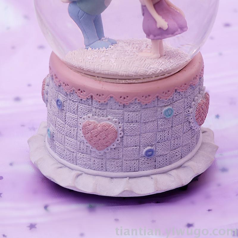 Resin craft Presents a couple's Crystal Ball music box Dreamy Glow Snowflake music Box Birthday Present Resin craft Presents a couple's Crystal Ball music box Dreamy Glow Snowflake music Box Birthday Present