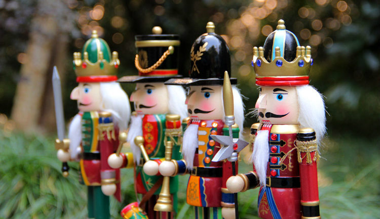 Nutcracker Soldier Puppet Creative Cartoon Character Bookcase Home Desktop Decoration Ornaments Nutcracker Soldiers Nutcracker Soldier Puppet Creative Cartoon Character Bookcase Home Desktop Decoration Ornaments Nutcracker Soldiers