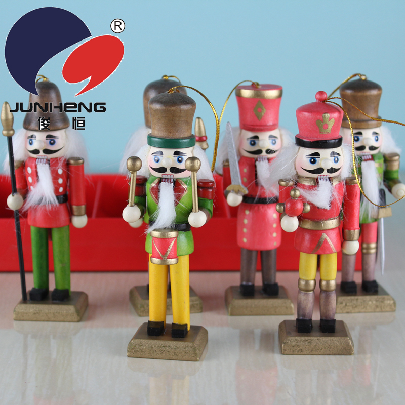 Wholesale creative home furnishing walnut soldiers solid wood tree tree tree small gifts six new nutcracker