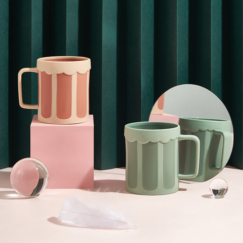 Creative Rotational Trojan Horse Two-Color Cups Household Living Room Bedroom Plastic Mark Cup Large Capacity Handle Water Cup