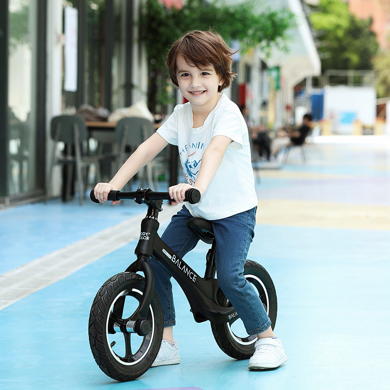 Kangda Balance Bike (for Kids) No Pedal 2 Baby 3-6 Years Old Kids Balance Bike Children Kindergarten Scooter Bicycle