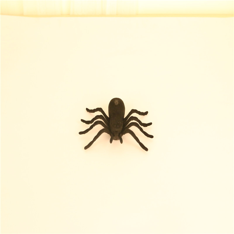 Manufacturers selling plastic spiders flocking spider toy welcome OEM order